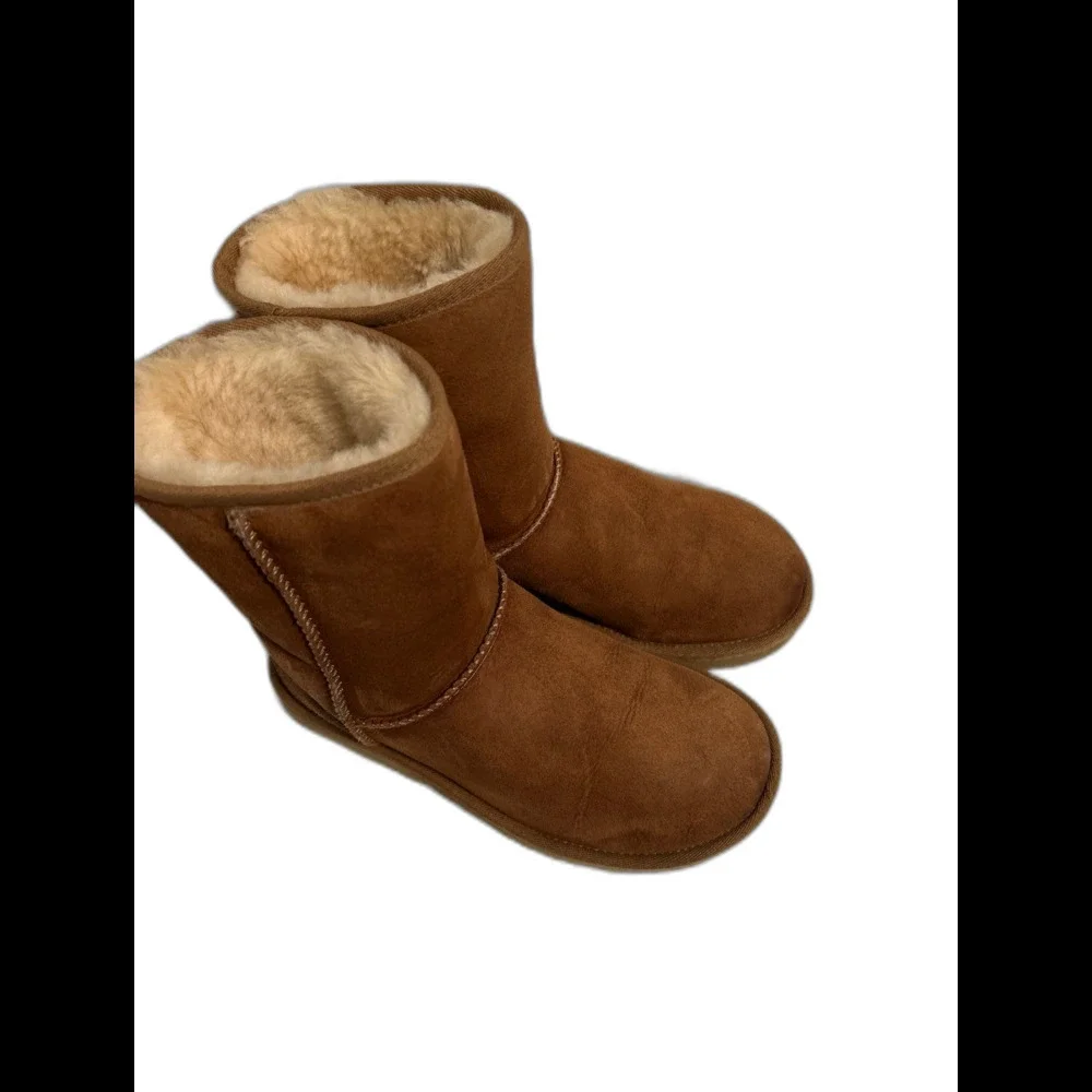 UGG Classic Short II in Chestnut Mid Ankle Boots women’s 5